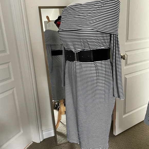 Black/white striped mid length dress, new - Picture 2 of 4